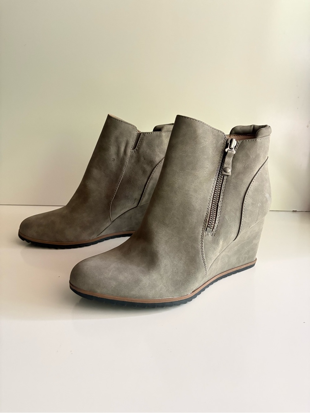 SOUL Naturalizer Haley Wedge Booties
Size 10